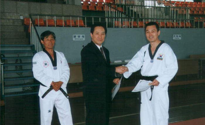LEE YOO HWAN (Kukkiwon)